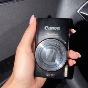 Canon PowerShot compact digital camera - Black